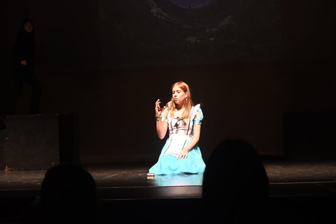 Alice in Wonderland production moment 9